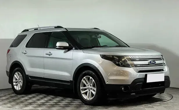 Ford Explorer, V — фото 3