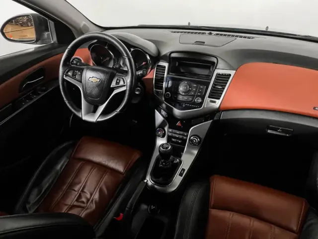 Chevrolet Cruze, I — фото 10
