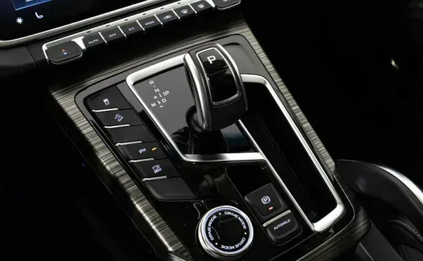 Geely Atlas Pro — фото 10
