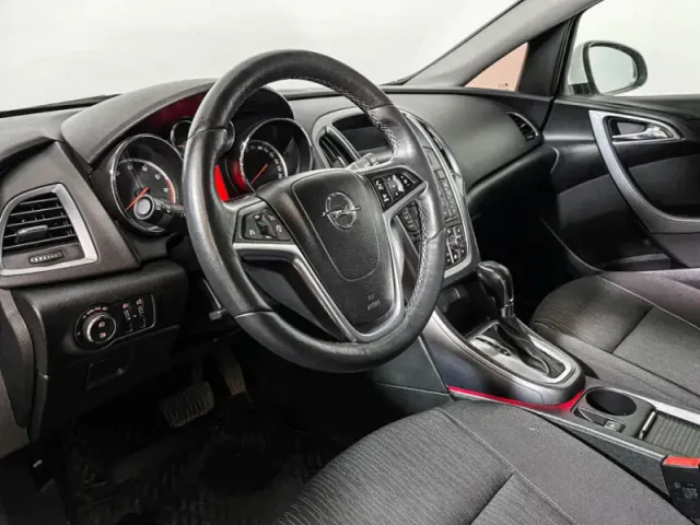 Opel Astra, J Рестайлинг — фото 13