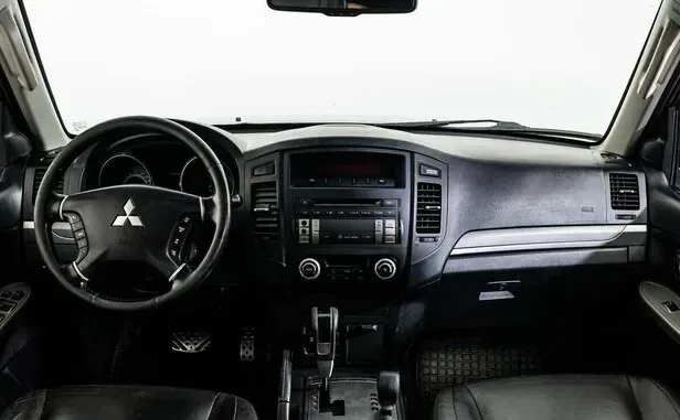 Mitsubishi Pajero, IV Рестайлинг 1 — фото 5