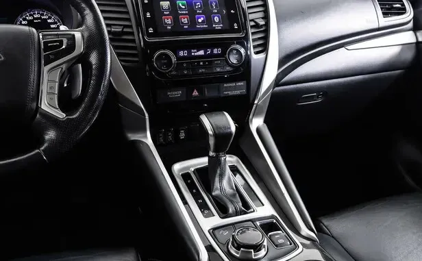 Mitsubishi Pajero Sport, III — фото 12