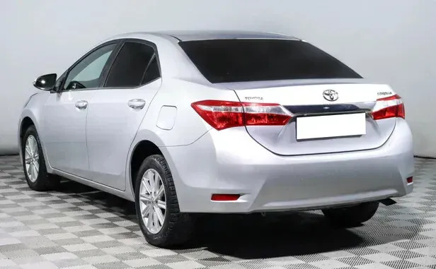 Toyota Corolla, XI (E160, E170, E180) — фото 4