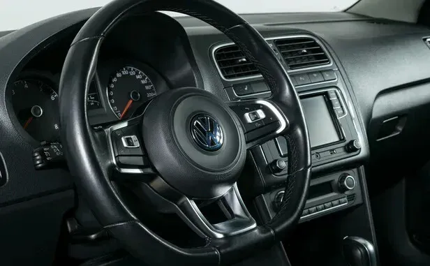 Volkswagen Polo, V Рестайлинг — фото 7