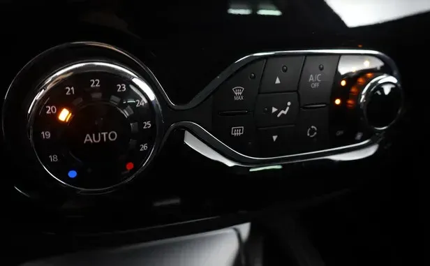 Renault Kaptur, I Рестайлинг — фото 13