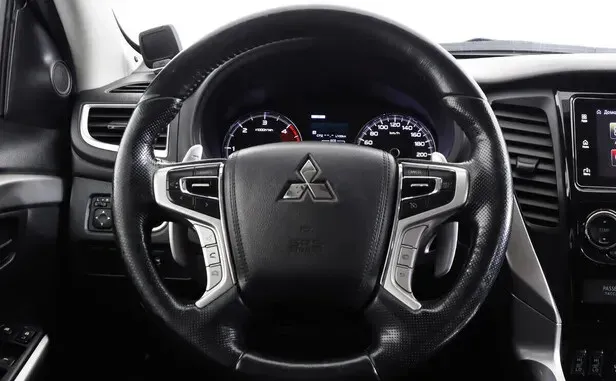 Mitsubishi Pajero Sport, III — фото 8