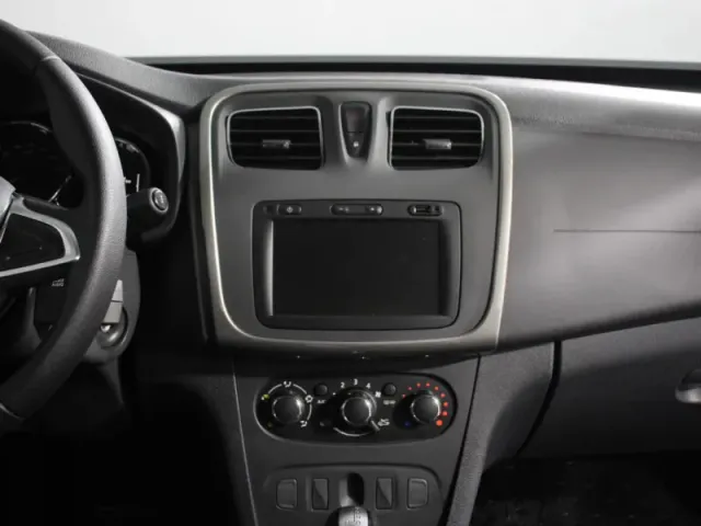 Renault Logan, II Рестайлинг — фото 15