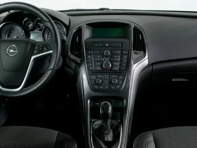 Opel Astra, J Рестайлинг — фото 12