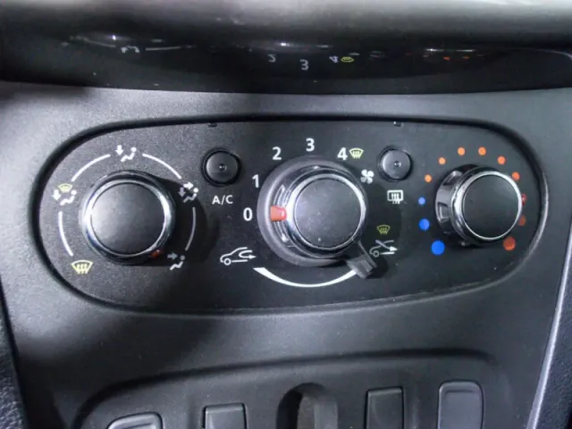 Renault Sandero, II Рестайлинг — фото 16