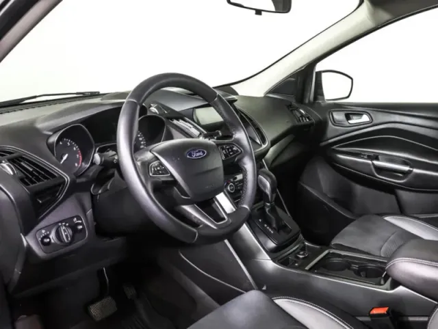 Ford Kuga, II Рестайлинг — фото 16