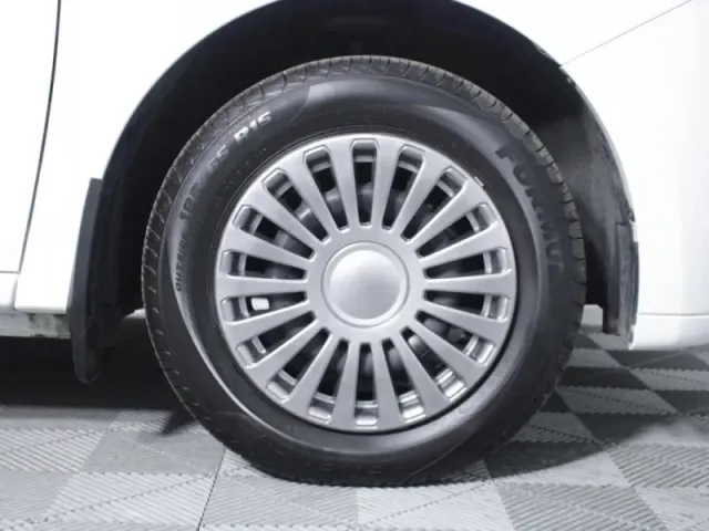Renault Logan, II Рестайлинг — фото 9