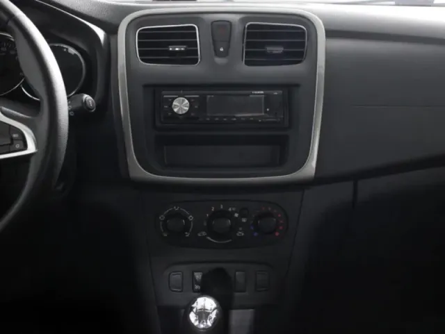 Renault Sandero, II Рестайлинг — фото 13