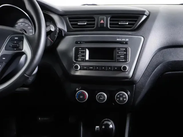 Kia Rio, III Рестайлинг — фото 16