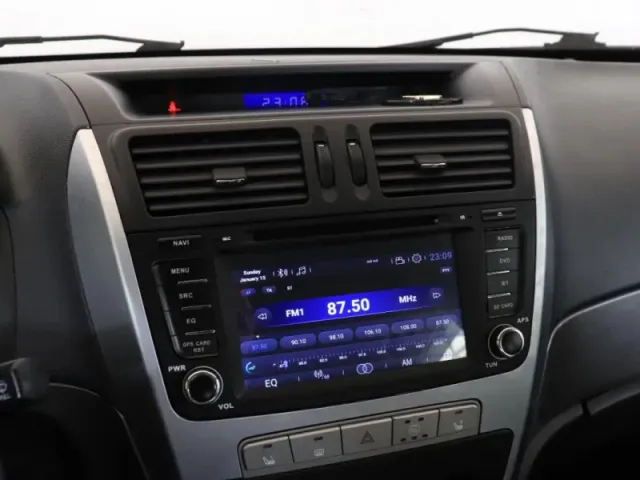 Geely Emgrand X7, I — фото 15