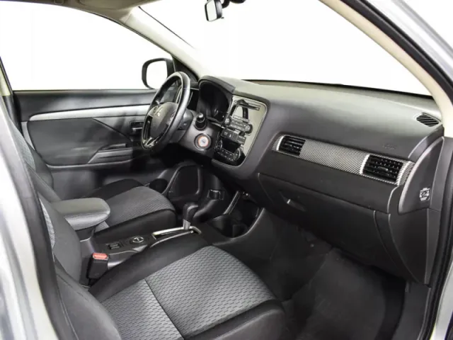 Mitsubishi Outlander, III Рестайлинг 2 — фото 13