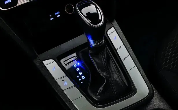 Hyundai Elantra, VI (AD) Рестайлинг — фото 8