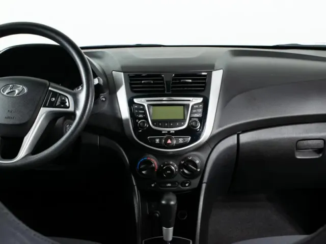 Hyundai Solaris, I — фото 11