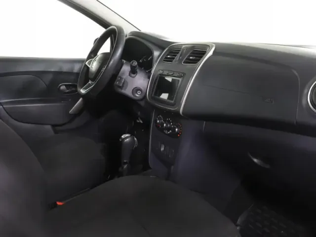Renault Logan, II Рестайлинг — фото 17