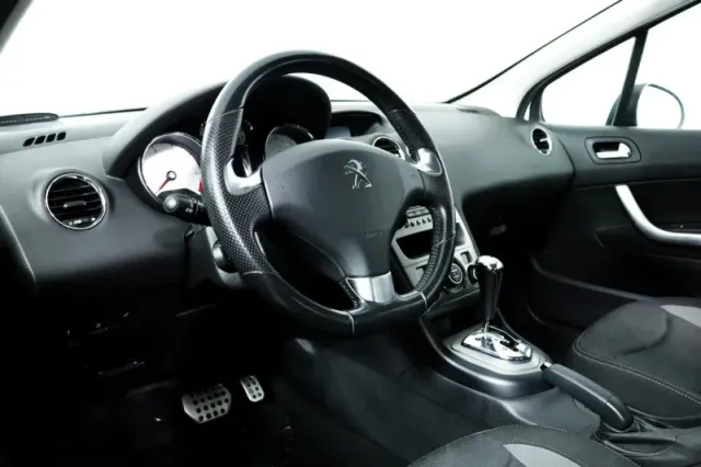 Peugeot 408, II — фото 14