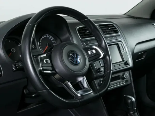Volkswagen Polo, V Рестайлинг — фото 12