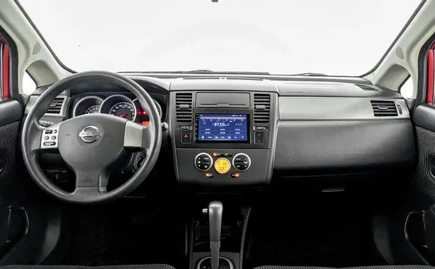 Nissan Tiida, I Рестайлинг — фото 5